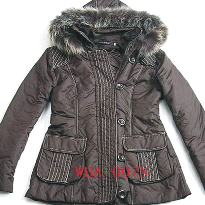  Ladies` Coat with Poly Padding (Ladies `Coat avec Poly Padding)