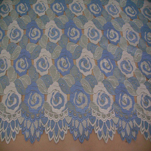  Fabric With Embroidery (Tissu avec de la broderie)