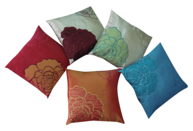  Embroidered Suede Cushion ( Embroidered Suede Cushion)