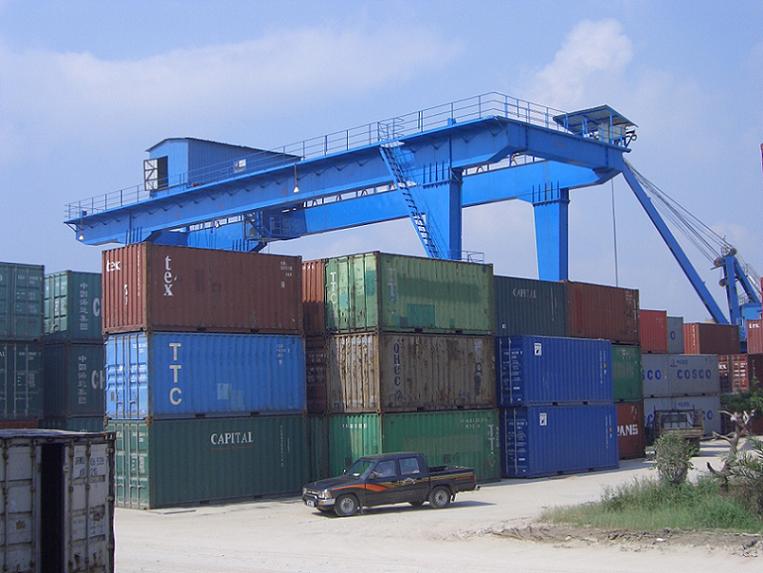  Gantry Container Crane (Gantry Containerbrücke)