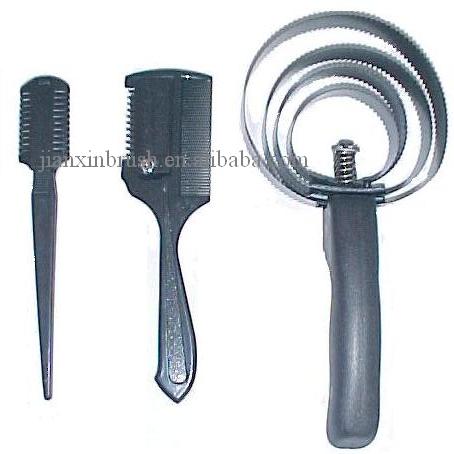  Curry Comb (Étrille)