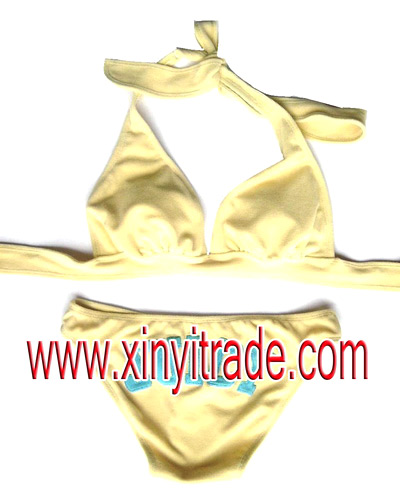  Bikinis (Бикини)
