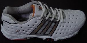  Sports Shoes (Chaussures de sport)