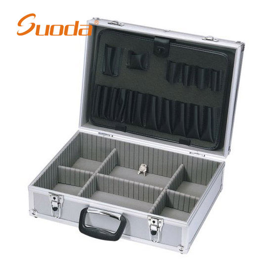  Tool Case (Инструментальном ящике)