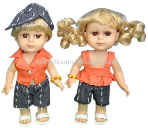  Plastic Dolls (Plastic Dolls)