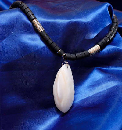  China White Agate Necklace (Китай Белый агат Колье)