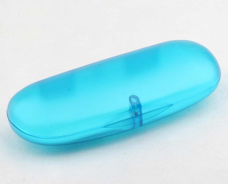 Plastic Eyeglass Case (Affaire de lunettes en plastique)