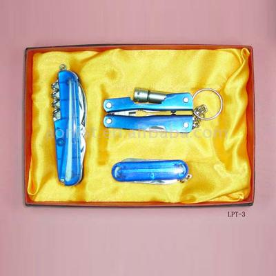  Small Knives (Petits Couteaux)