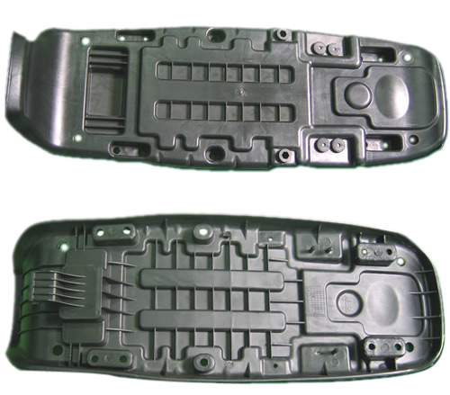  Molding of Automotive Accessories (Moulage de Accessoires d`automobile)
