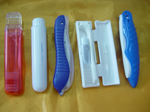  Disposable Toothbrush (Brosse à dents jetables)