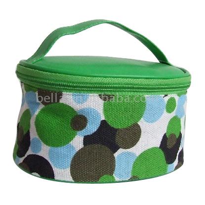  Cosmetic Bags and Handbags ()