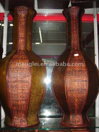  Rattan Vase (Vase en rotin)