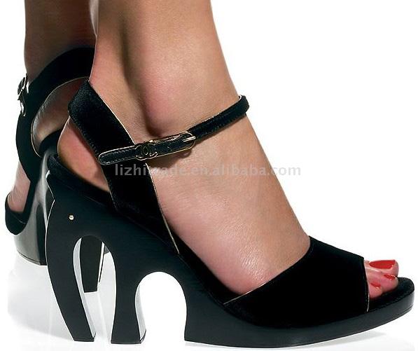  Women`s Gemstone T-Strap Leather Sandals (Gemstone Women`s T-кожаный ремешок сандалии)