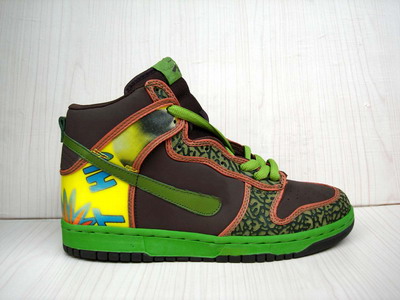  Branded High Top Sports Shoes ( Branded High Top Sports Shoes)