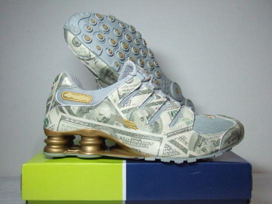  Branded Sports Shoes ( Branded Sports Shoes)