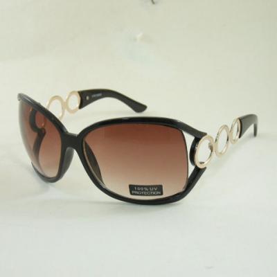 Plastic Sunglasses (Lunettes de soleil)