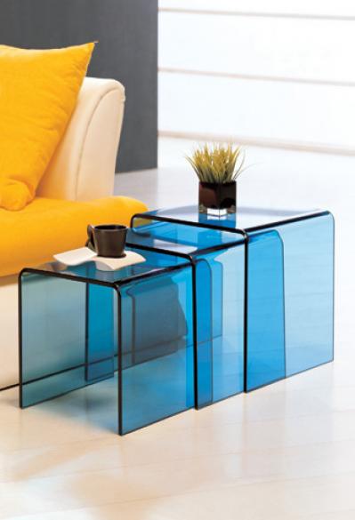 glass furniture (meubles en verre)