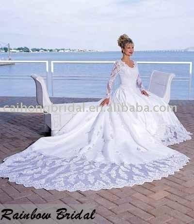 wedding dress/bridal gown (wedding dress/bridal gown)