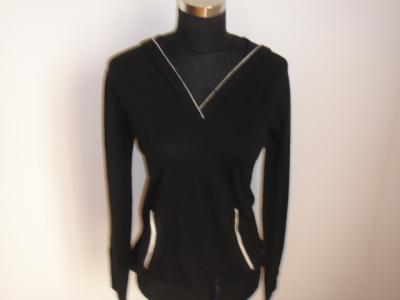 women`s sweater (Women `s chandail)