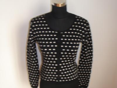 women`s sweater (Women `s chandail)