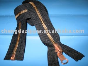 metal zipper (fermeture à glissière en métal)