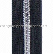 sliver teeth nylon zipper (Sliver dents en nylon à glissière)