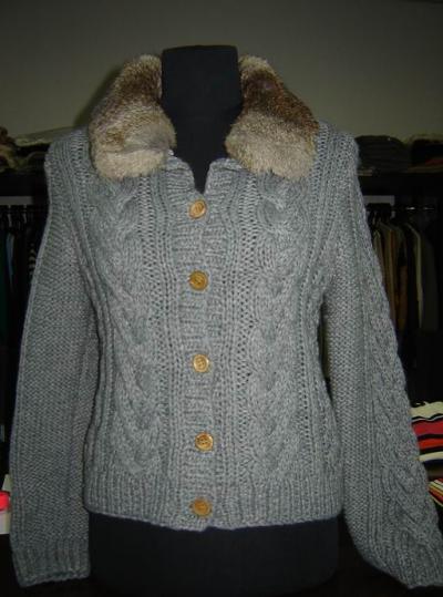 sweater (sweater)