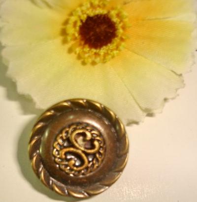 Plasic Button (Plasic Button)
