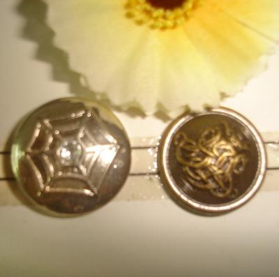 Plasic Button (Plasic Button)