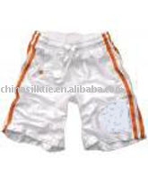 short pants (коротких штанишках)
