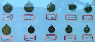 Brass Coins And Brass Parts (Les pièces en laiton et laiton Pièces)