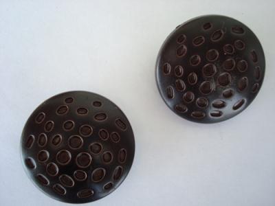 leather button (cuir bouton)