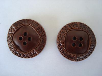 leather button (cuir bouton)