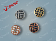 shirt button (bouton de chemise)