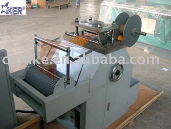Sequin punching machine (Sequin poinçonneuse)