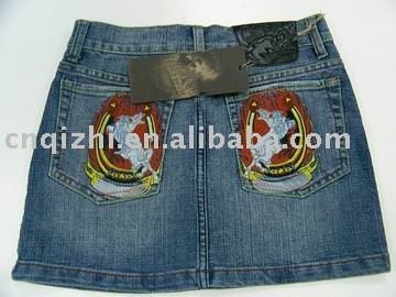 every kind of jean skirts (toutes sortes de jupes jean)