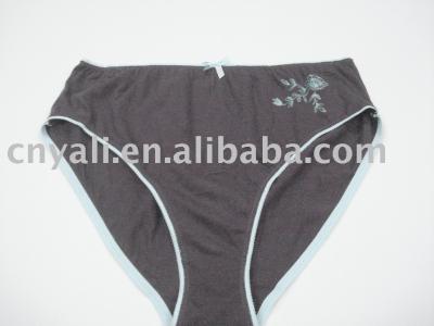 ladies` fashionable underwear (Mesdames `des sous-vêtements à la mode)