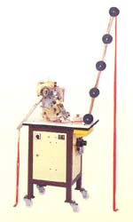 Machinery:Semi-auto Machine for special puller (nylon zippers) (Machinery: Semi-automatische Maschinen für spezielle Abzieher (Nylon Reißversc)