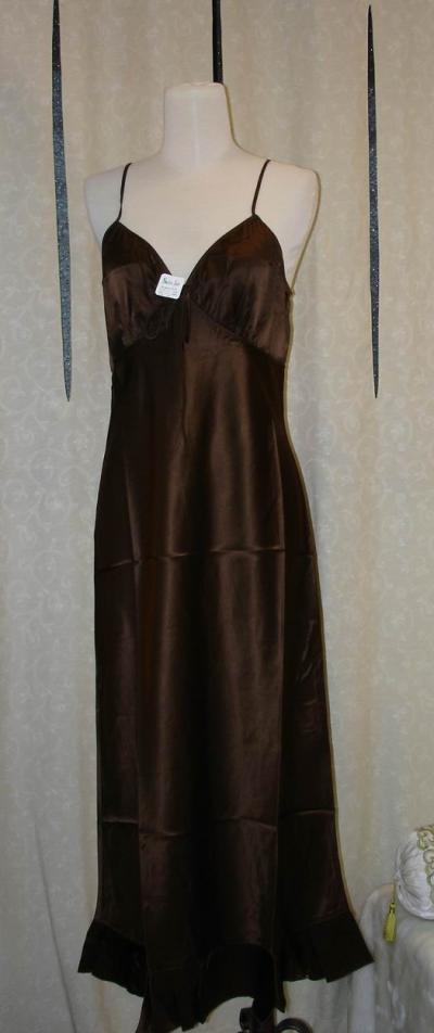 Silk Bathrobe And Evening Dress (Silk Bathrobe And Evening Dress)