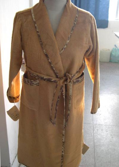 Children`s Silk Bathrobe (Children`s Silk Bathrobe)