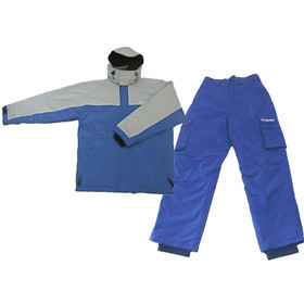 Men`s and Women`s Skiwear (Men `s and Women` s Skibekleidung)