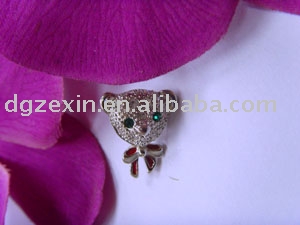 Fashion bear shape badge pin