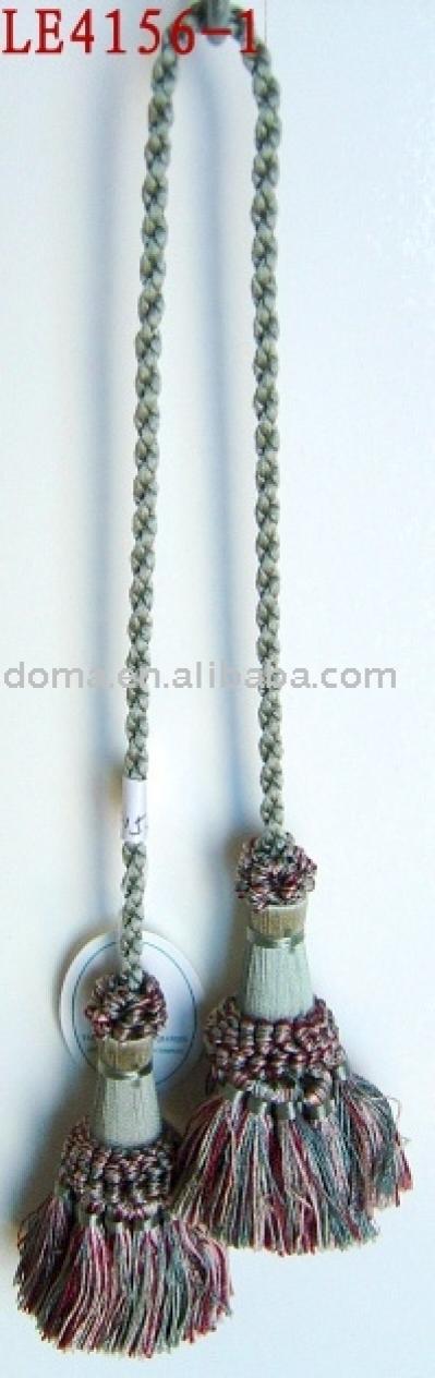 trimming tassel (parage gland)