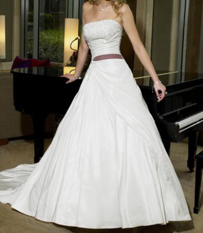 Wedding dress MS 1072 (Robe de mariée MS 1072)
