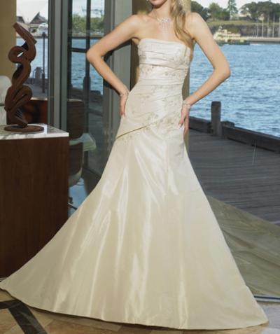 Wedding dress MS 1069 (Robe de mariée MS 1069)