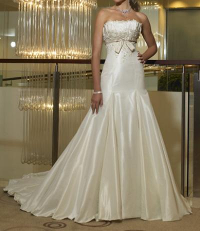 Wedding dress MS 1055 (Robe de mariée MS 1055)