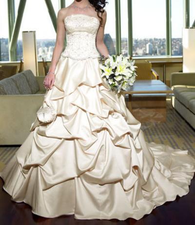 Wedding dress MS 1045 (Robe de mariée MS 1045)