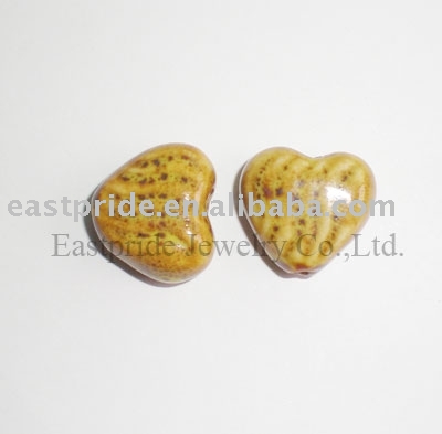 Ceramic heart beads (CMBD067-01)