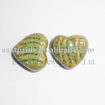 Ceramic heart beads (CMBD067-02)
