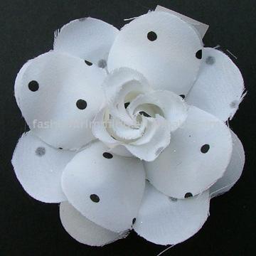 Flower Shaped Brooch (Broche fleur en forme)